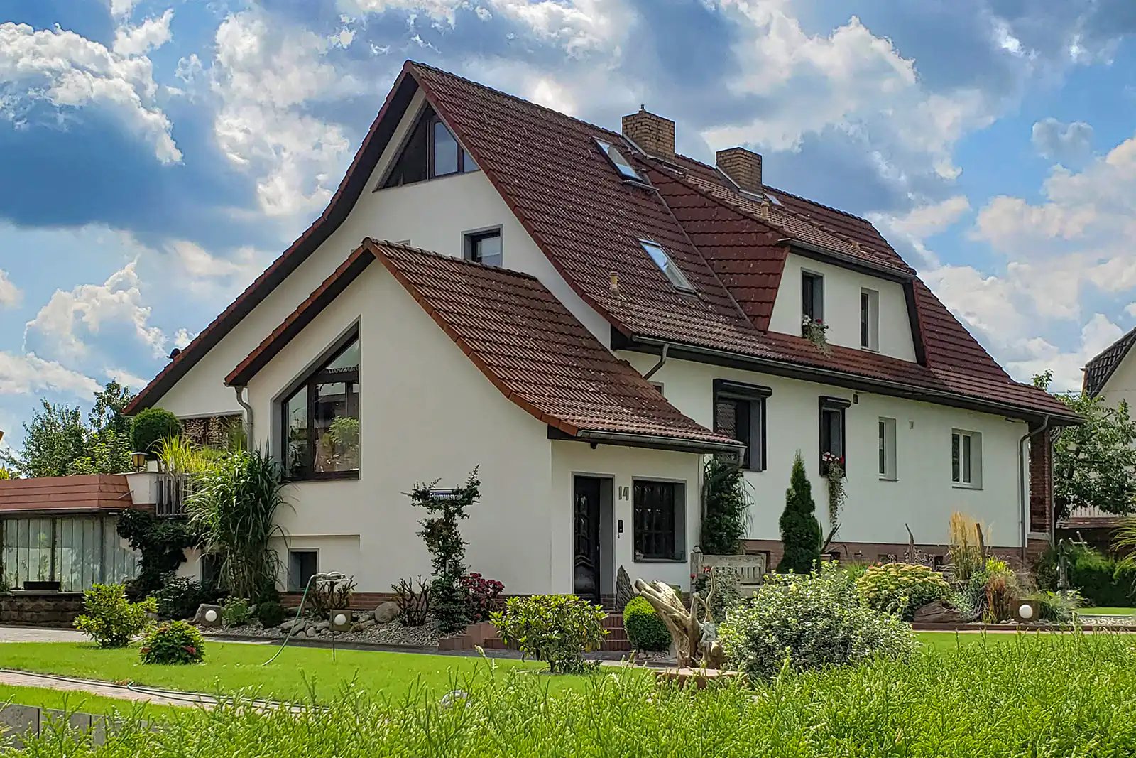 european-house-europe-germany-schwerin-beautiful-summer-landscape